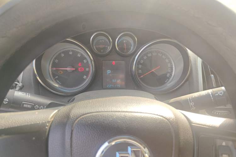 Used Buick GT 2013 XT 1.6L Automatic Fashion Edition Instrument Cluster