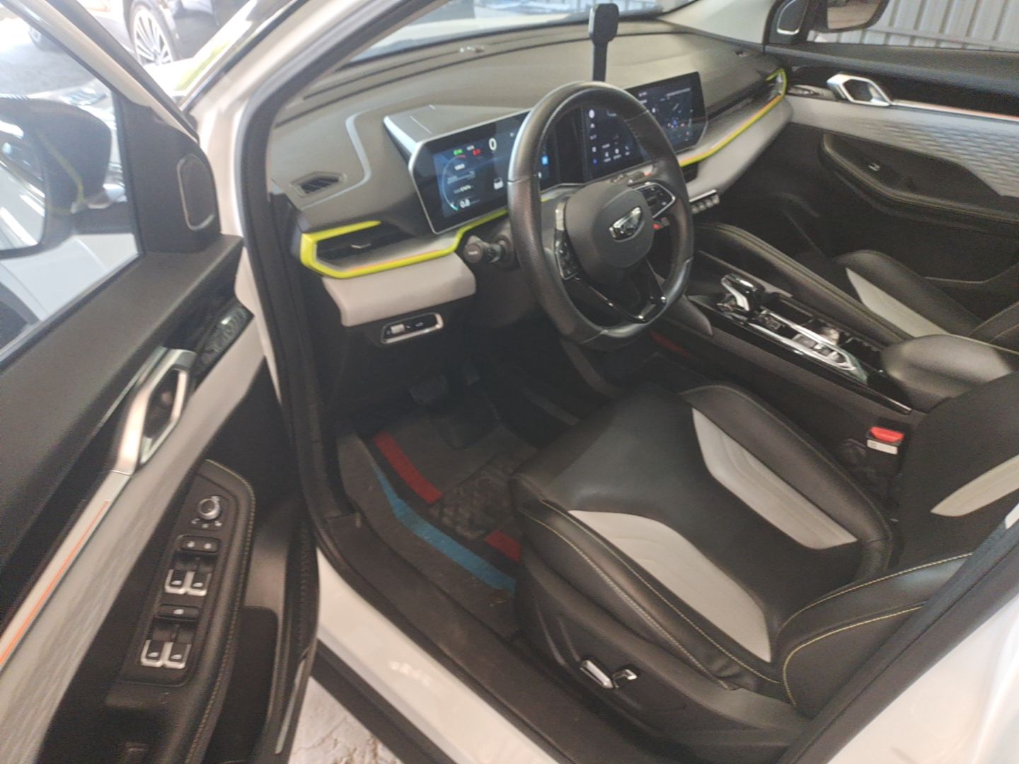 Geely Auto Coolray 2022 Bin Yue COOL 1.5TD DCT Ignite Edition — снимка 18