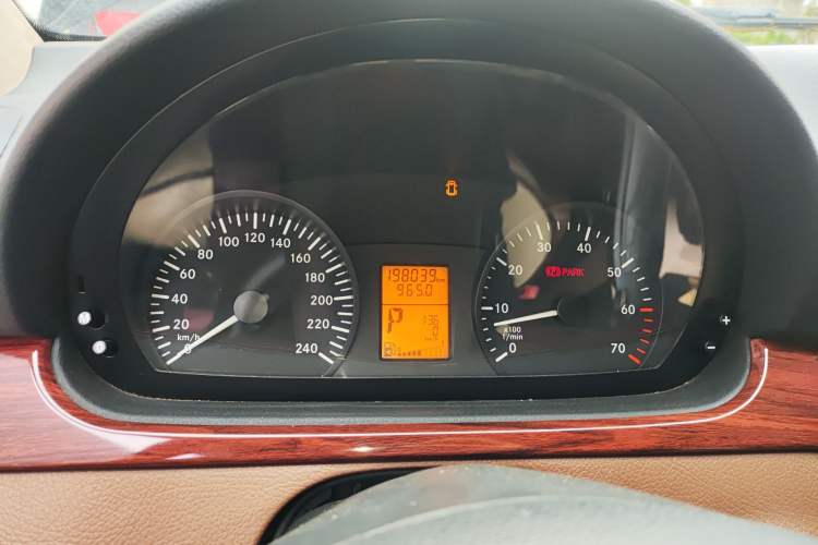 Used Mercedes-Benz Vito 2013 3.0L Elite Edition