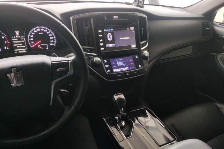 Used Toyota Crown 2018 2.0T Fashion Edition
