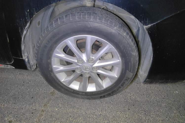 Used Toyota Camry 2013 2.0G Comfort Edition Right Front Wheel Hub