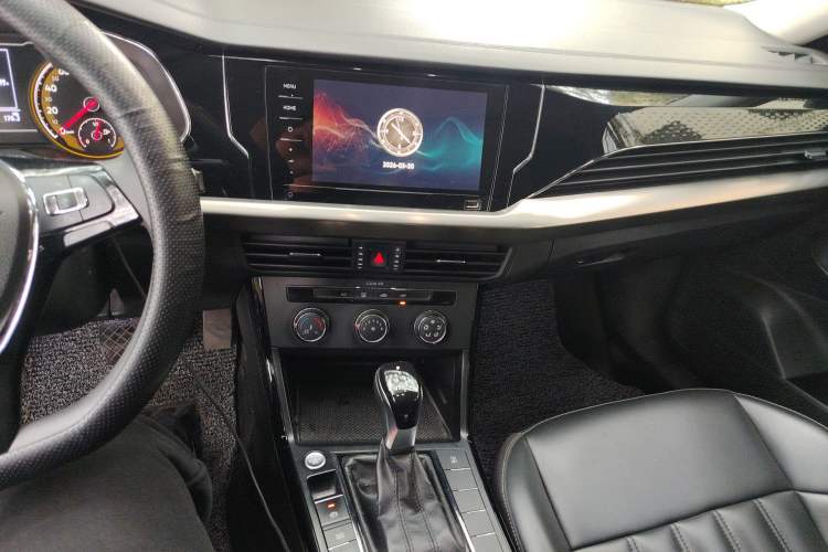 Used Volkswagen Passat 2021 280TSI Business Edition Audio And AC Panel