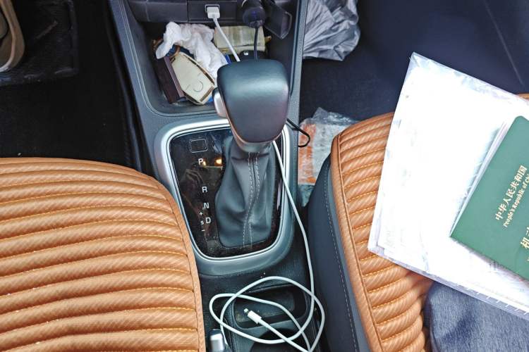 Used Kia kx1 Stonic 2021 1.4L CVT Fun & Sunroof Model Gear Lever