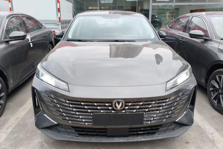 Used CHANGAN Eado 2025 Blue Whale 1.5T 500Bar Prestige Model
