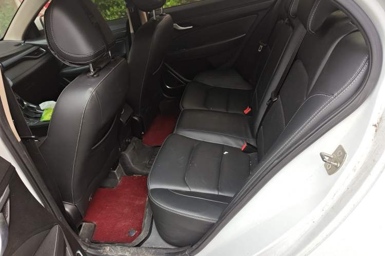 Used Geely Auto Emgrand 2018 1.5L CVT Upward Connect Edition Interior 4