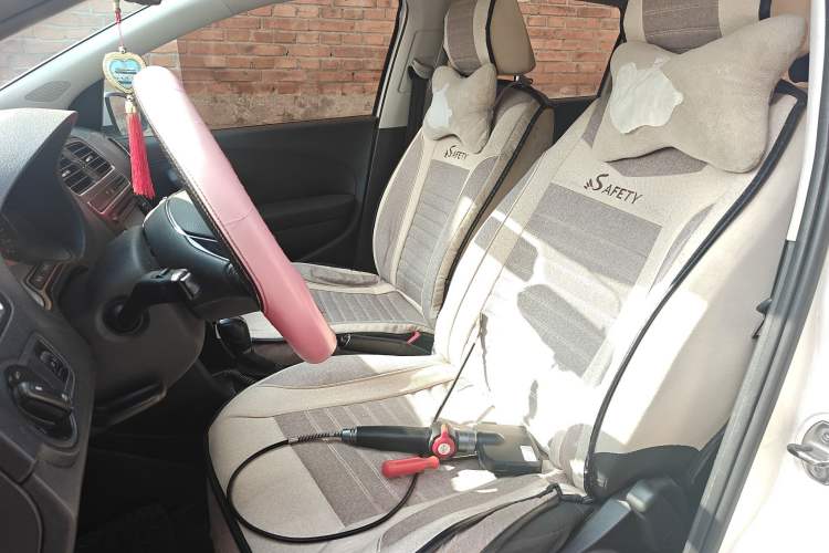 Used Volkswagen Polo 2016 1.6L Automatic Comfort Model