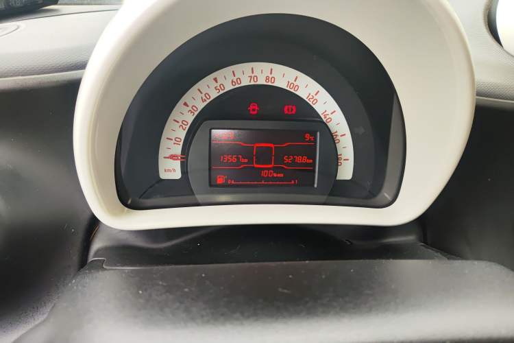 Used smart fortwo 2015 1.0L 52 kW hardtop Dynamic version