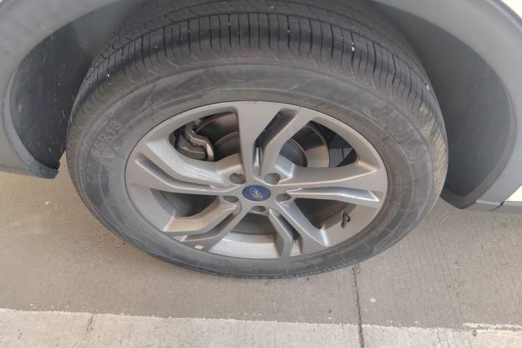 Used Ford Equator Sport 2023 EcoBoost 170 Platinum Edition Right Rear Wheel Hub