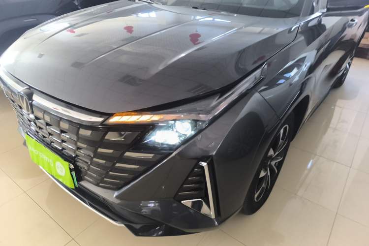 Used CHANGAN UNI-Z New Energy 2024 Blue Whale Smart Electric iDD 125km Beyond Edition
