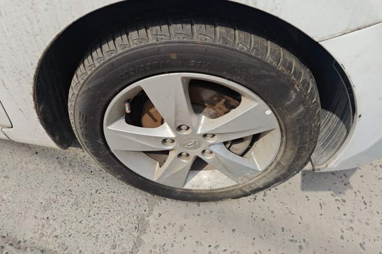 Used Hyundai Elantra (5th Generation / Langdong) 2012 1.6L Manual Leading Model