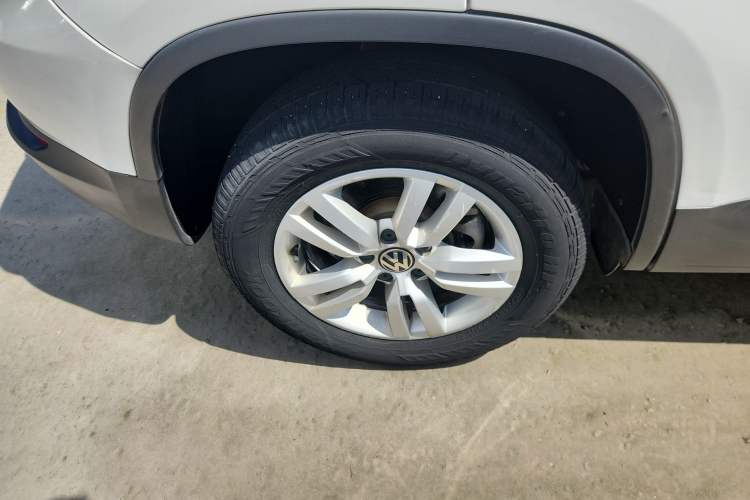 Used Volkswagen Tiguan 2016 300TSI Automatic Two-Wheel Drive Trend Edition Right Rear Wheel Hub