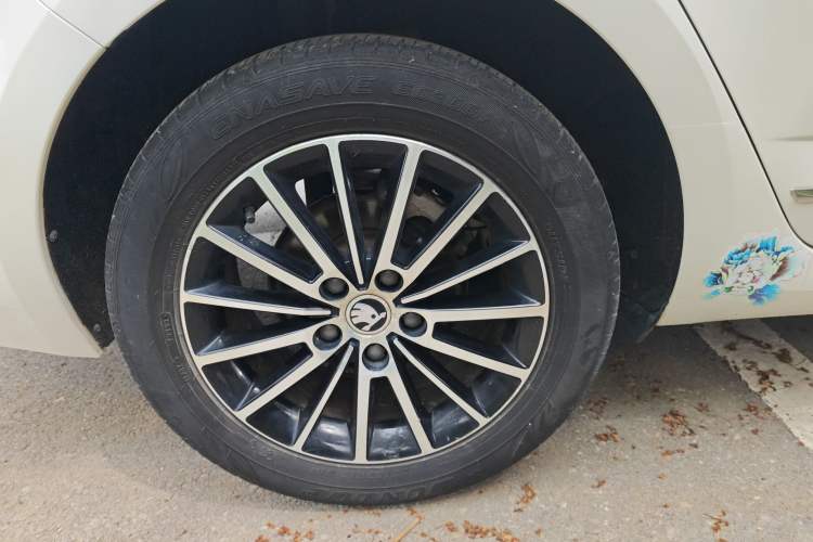 Used Skoda Octavia 2018 TSI230 DSG Luxury Edition Right Rear Wheel Hub