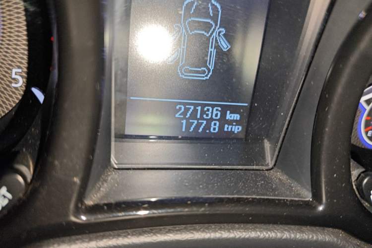 Used JMC Yusheng S350 2016 2.4T Manual 4x4 Diesel Luxury Edition 5-Seater