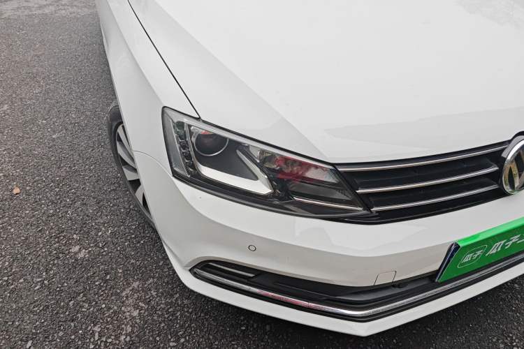 Used Volkswagen Sagitar 2015 230TSI Automatic Luxury Model