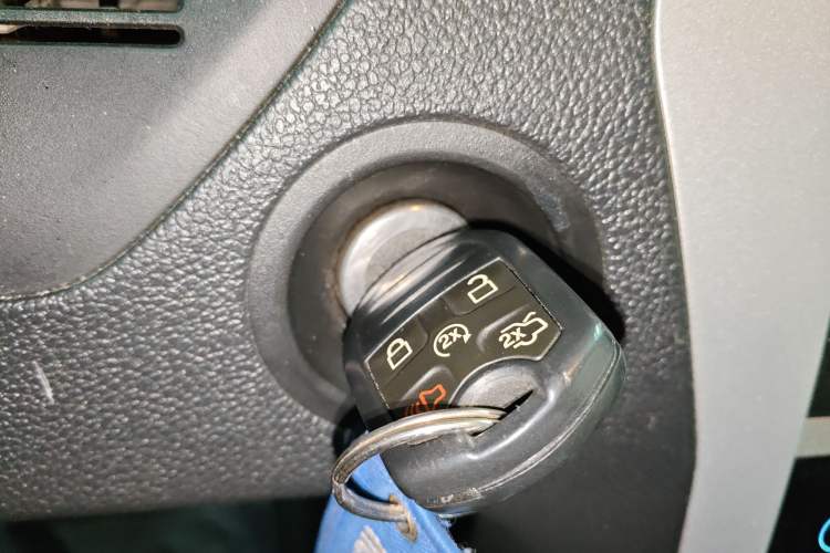 Used Ford Explorer 2013 3.5L Deluxe Model
