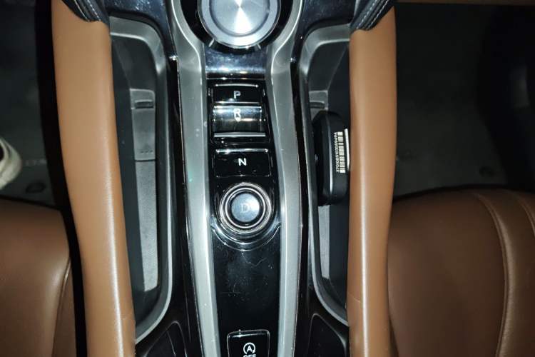 Used Acura CDX 2016 1.5T Two-Wheel Drive Deluxe Edition Gear Lever