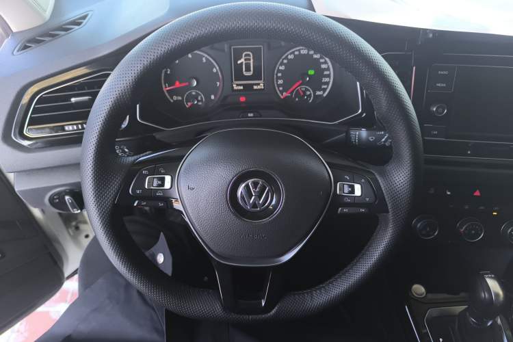 Used Volkswagen T-ROC 2018 280TSI DSG Two-Wheel-Drive Comfort Version China V Standard