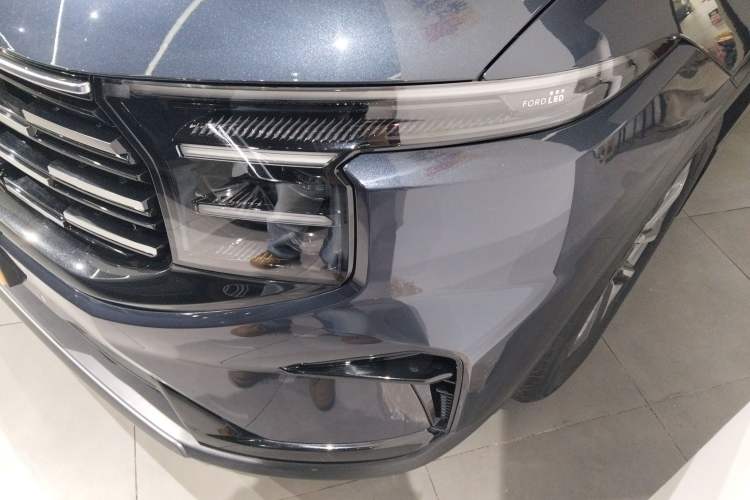 Used Ford Edge 2023 Ford Explorer L 2.0T EcoBoost Two-Wheel Drive 7-Seater Luxury Model