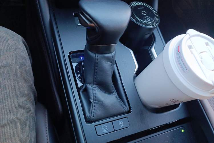 Used Lexus ES 2024 200 Premium Edition Gear Lever