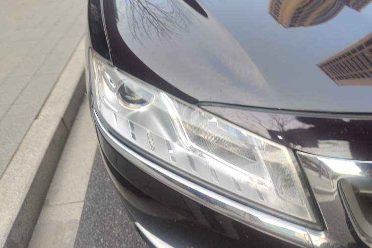 Used Geely Auto Emgrand GT 2015 1.8T Flagship Model Right Front Headlight