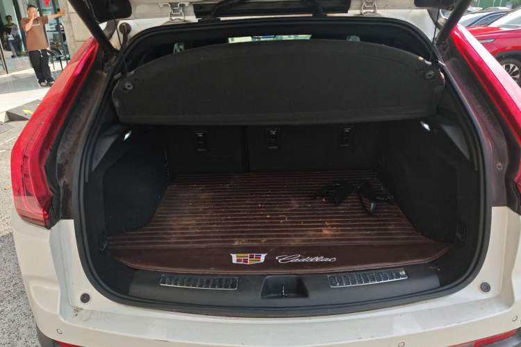 Used Cadillac XT4 2020 28T Two-Wheel-Drive Leading Version Trunk