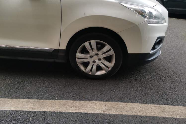 Used Peugeot 3008 2013 2.0L Automatic Trend Edition Right Front Wheel Hub