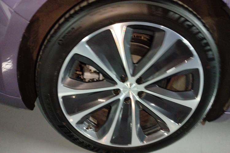 Used Hima Luxeed S7 2025 855 km Max