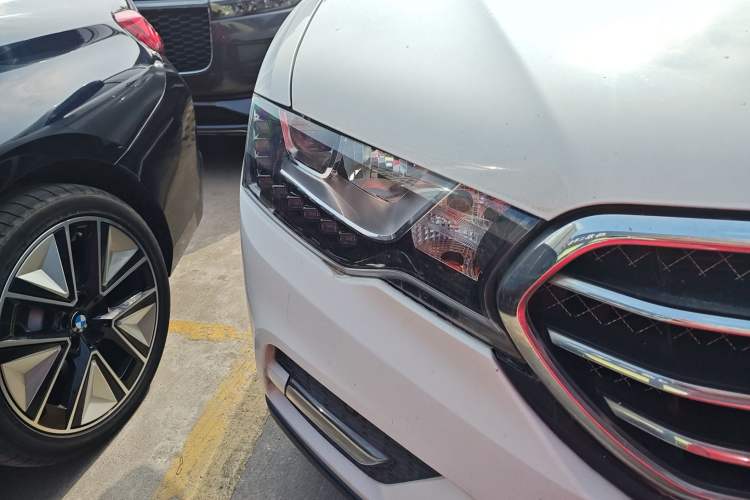 Used Haval H6 Coupe 2016 Blue Label 1.5T Automatic Two-Wheel Drive Elite Model Right Front Headlight