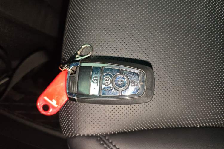 Used Lincoln Corsair 2023 2.0T Two-Wheel Drive Luxury Edition Interior 1