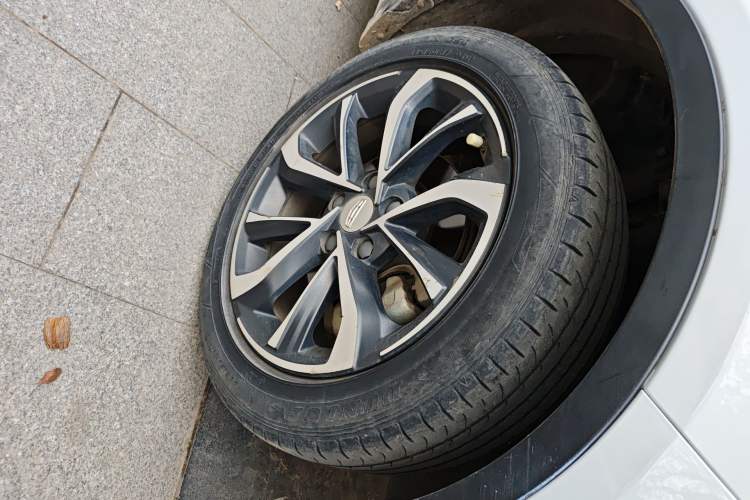 Used Geely Auto Emgrand GS 2019 1.4T Manual Ya Right Front Wheel Hub