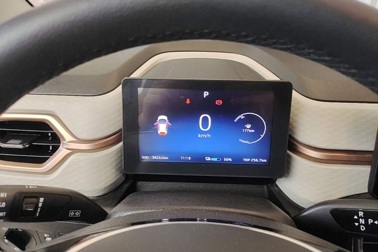 Used SOL E10X 2021 302 km Range Luxury Version 30.2 kWh Instrument Cluster