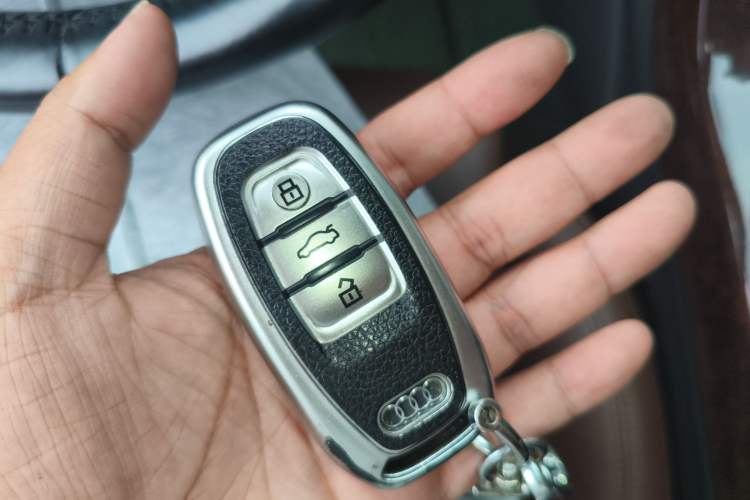 Used Audi A8 2016 A8L 45 TFSI quattro Comfort model Vehicle Key