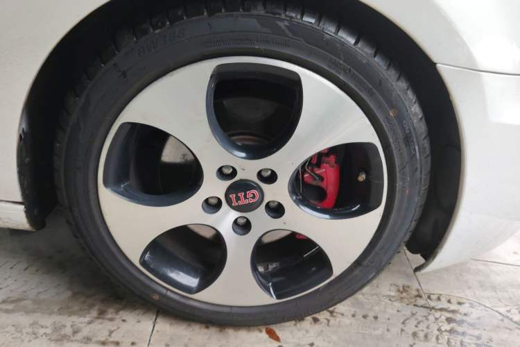 Used Volkswagen Golf GTI 2012 2.0 TSI GTI Right Front Wheel Hub