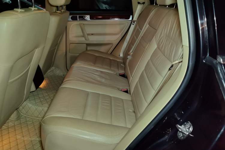 Used Volkswagen Touareg 2007 3.6L Luxury Model Left Rear Seat