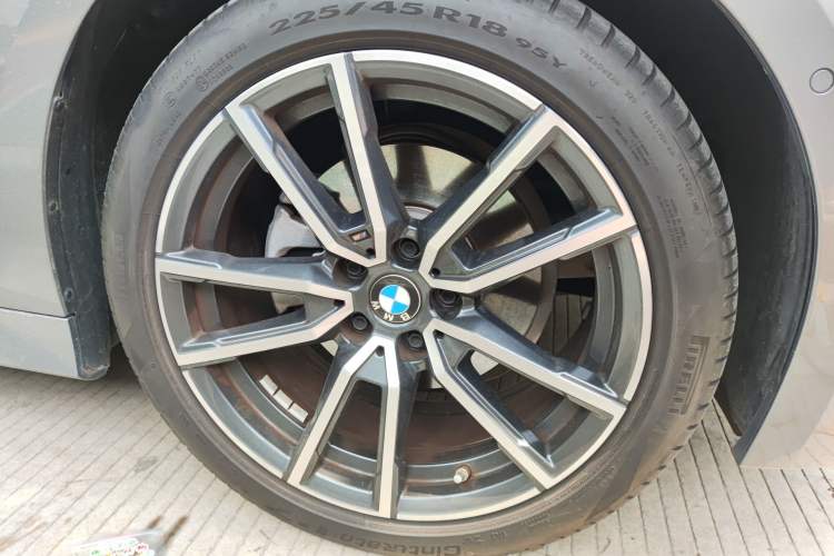 Used BMW 3 Series 2023 325Li M Sport Package Right Front Wheel Hub