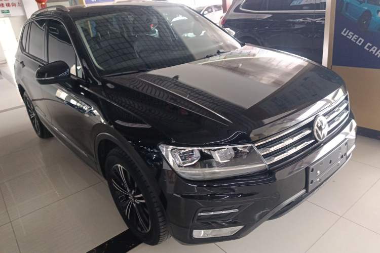 Used Volkswagen Tiguan L 2021 280TSI Automatic Two-Wheel Drive Smart Edition Front Right 45 Deg