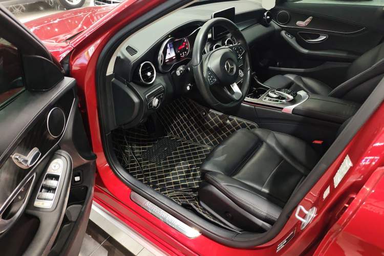 Used Mercedes-Benz C-Class 2018 C 180 L Fashion Edition Sport Version Driver Seat