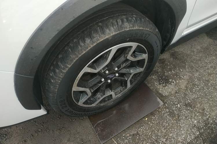 Used Subaru XV 2016 2.0i Comfort Navigation Edition Left Front Wheel Hub