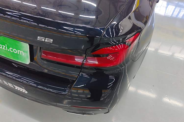 Used BMW 5 Series 2022 Restyled 525Li M Sport Package Exterior 3