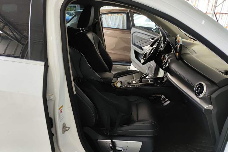 Used Wey VV6 2020 2.0T Two-Wheel Drive Smart Protection+
