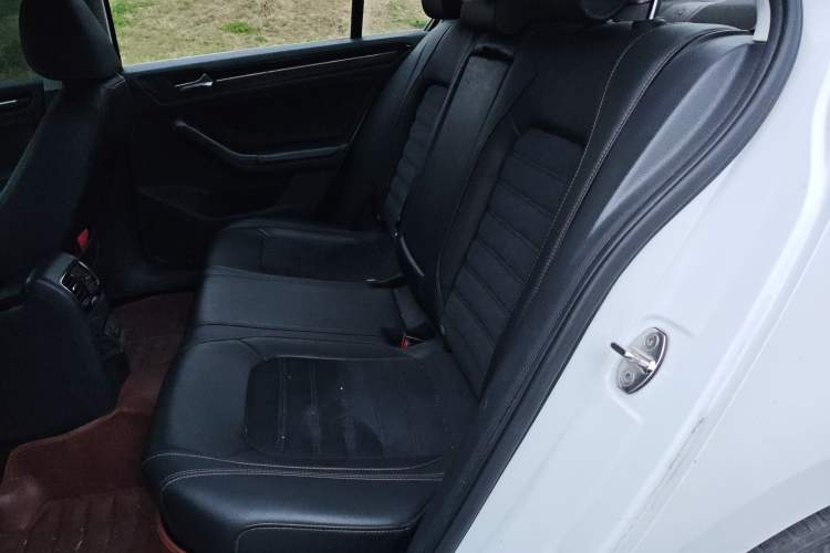 Used Volkswagen Sagitar 2015 230TSI Automatic Luxury Model
