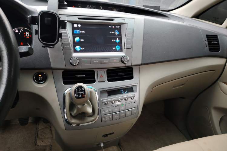 Used BYD M6 2013 2.0L Manual Comfort Edition
