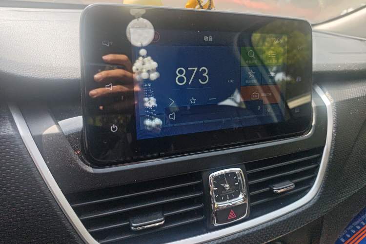 Used Baojun 730 2019 1.5L Manual Fashion Model 7-seater China VI Audio And AC Panel