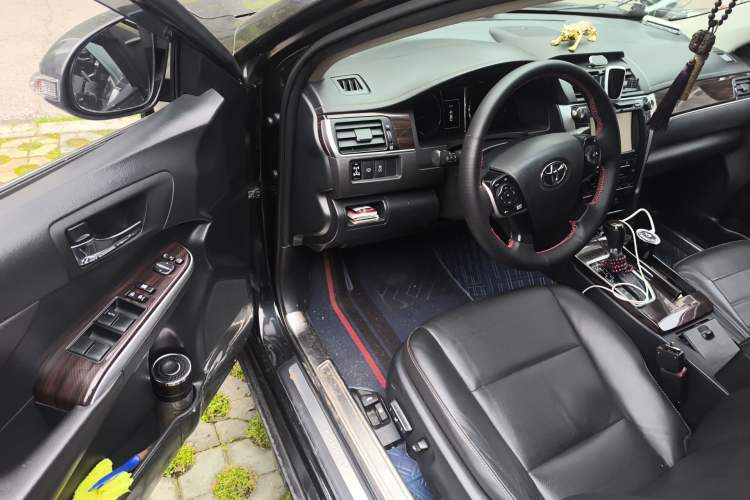 Used Toyota Camry 2016 Dual-Engine 2.5 HG 10th Anniversary Deluxe Navigation Edition