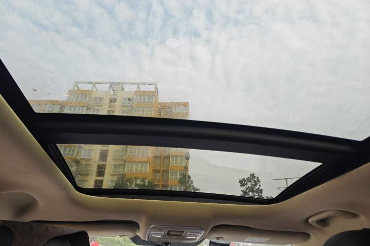 Used Geely Auto Emgrand X7 Sport 2016 2.0L Manual ZhiShang Version Headliner