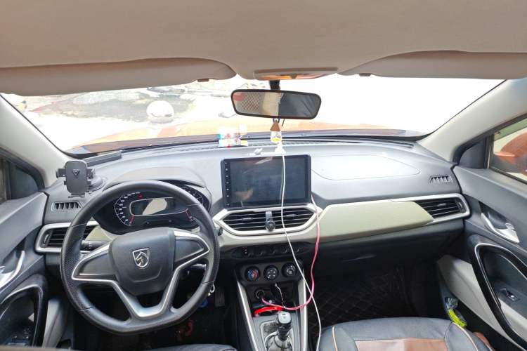 Used Baojun 510 2017 1.5L manual Comfort trim