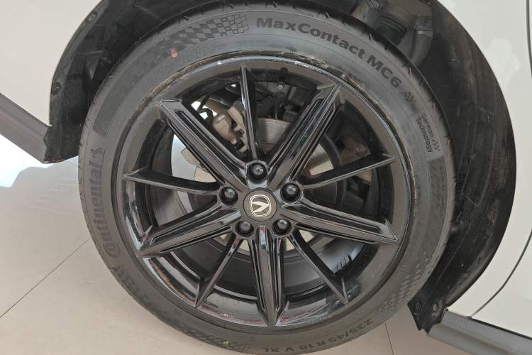 Used CHANGAN UNI-V 2022 1.5T Prestige Version Right Rear Wheel Hub