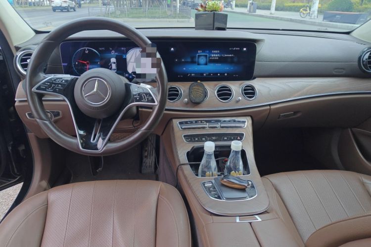 Used Mercedes-Benz E-Class 2021 Facelift E 300 L Stylish Edition Center Console