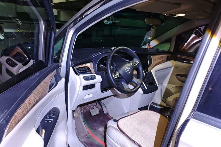 Used Buick GL8 2017 ES 28T Comfort Model China V Standard Driver Seat