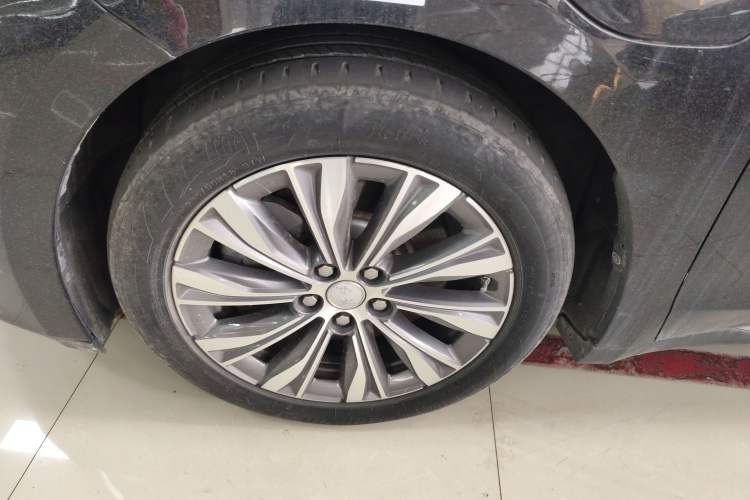 Used Hongqi E-QM5 2022 431 km Charge & Enjoy Edition Exterior 4